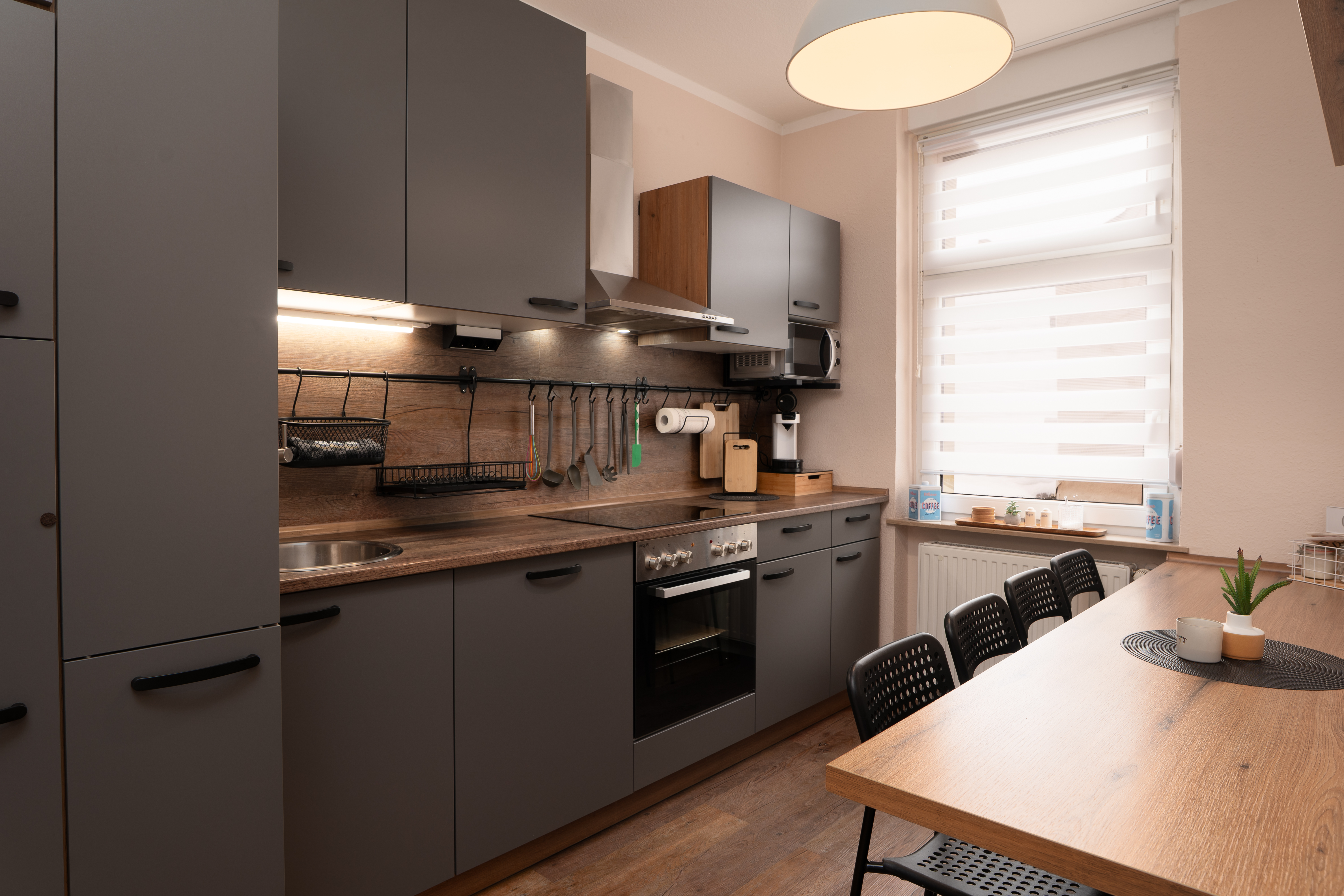 Komplett ausgestattete Küche